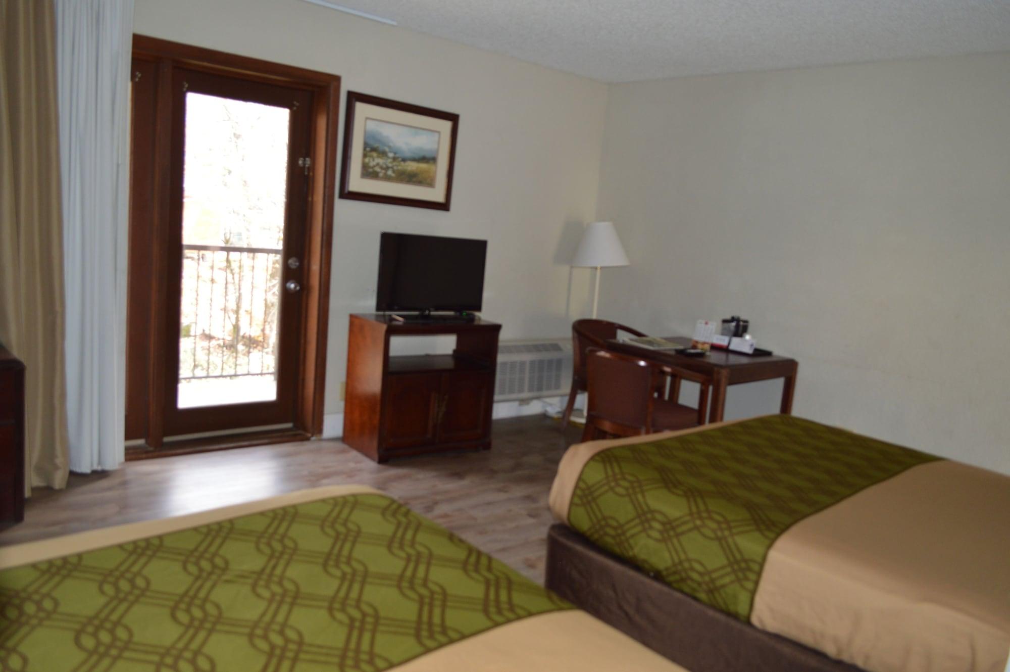 Econo & On The River Hotel 2*
