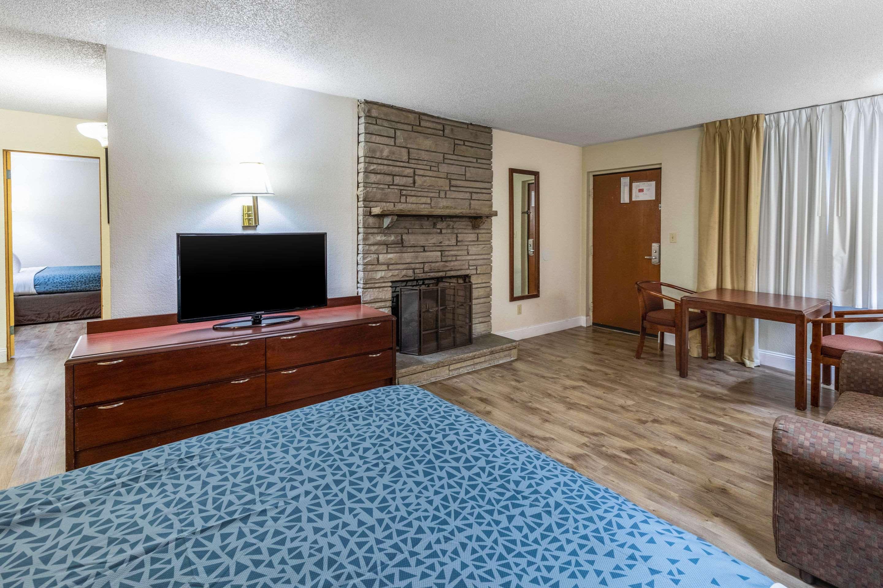 Econo & On The River Hotel Gatlinburg