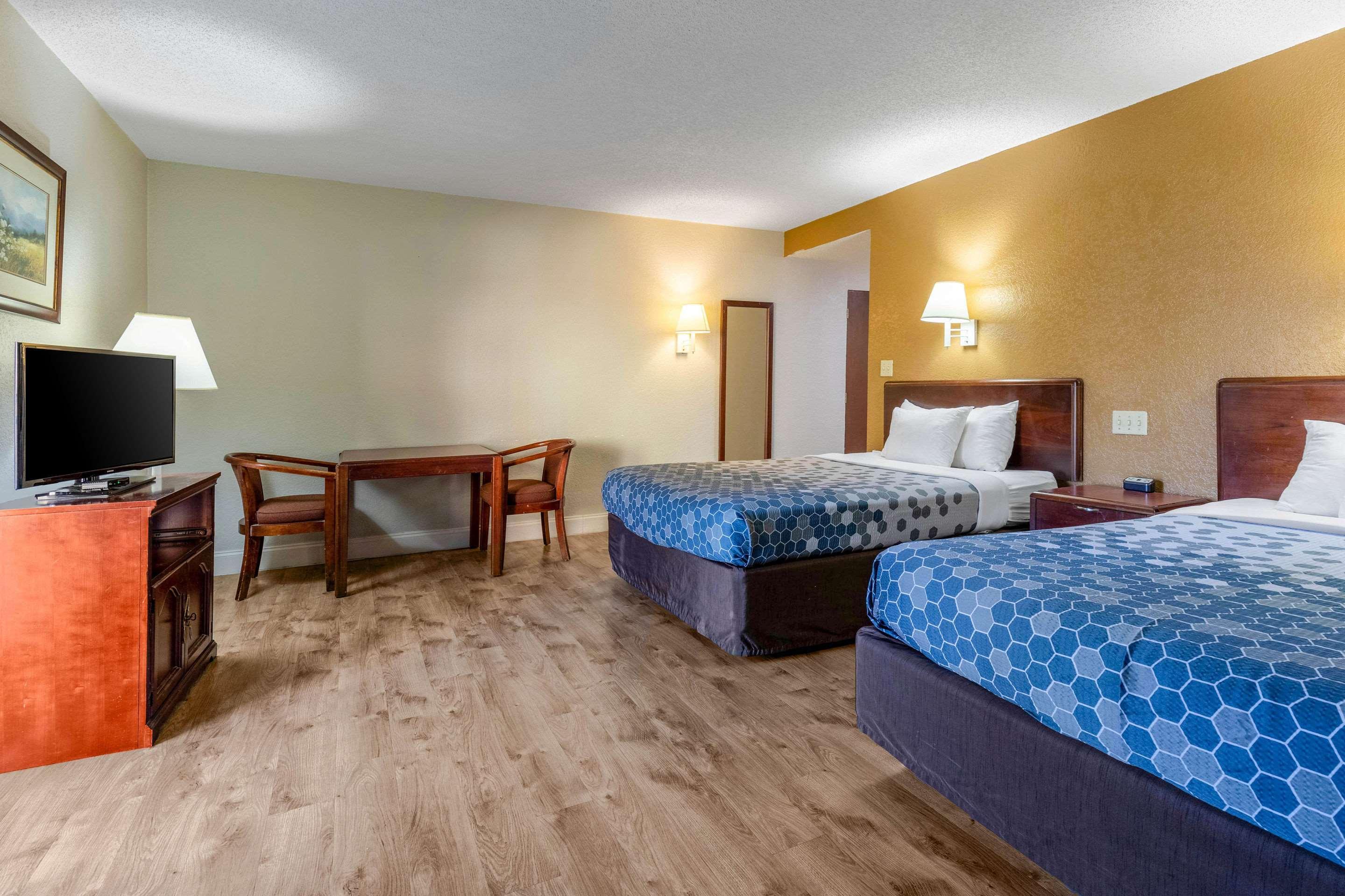 Hotel Econo & On The River Gatlinburg