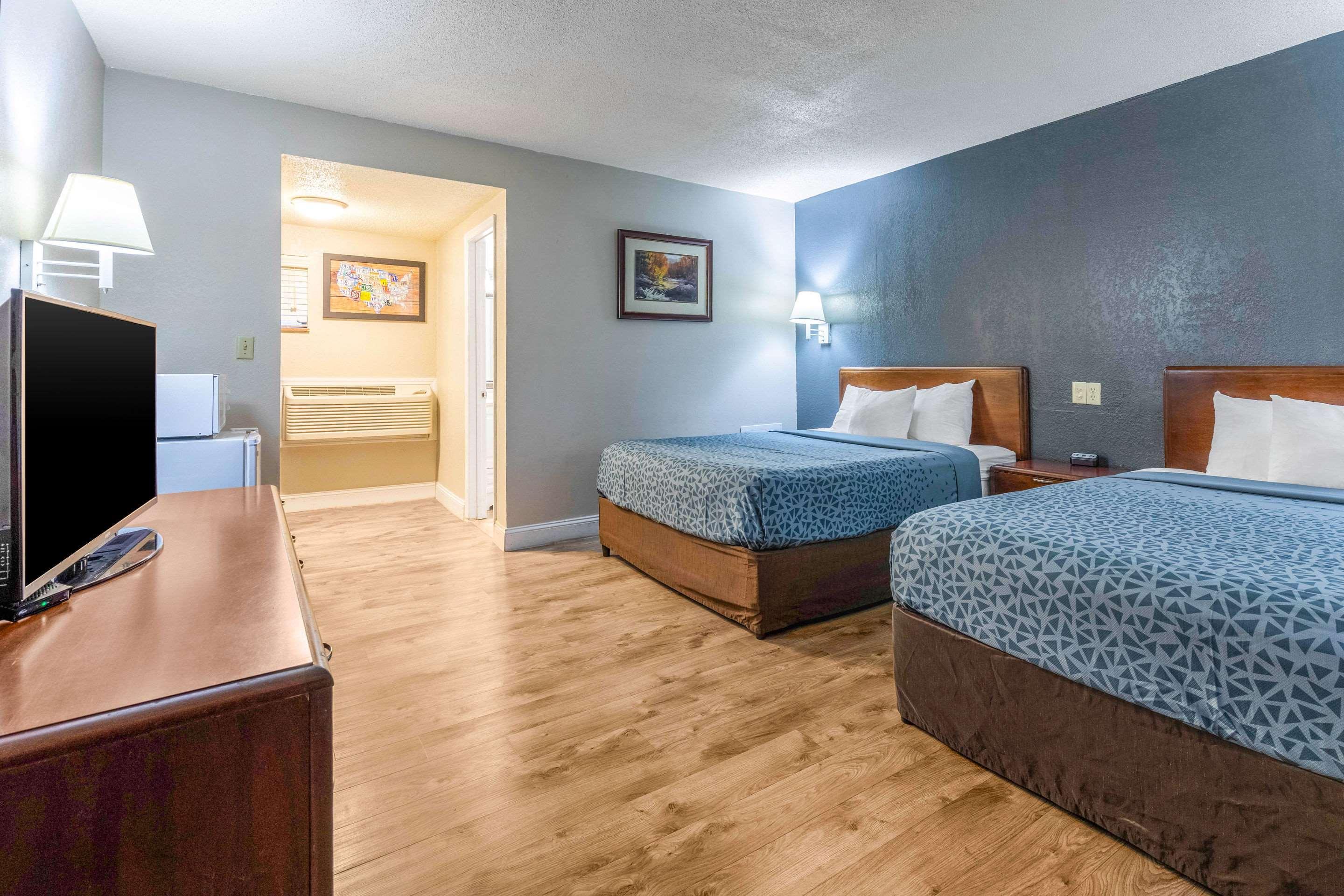 Hotel Econo & On The River Gatlinburg